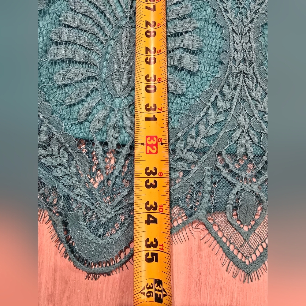 Eilly Bazar Bell Sleeve Scallop Hem Guipure Lace Fitted Dress Teal Size Large. - Picture 13 of 13